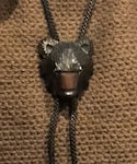 木彫り(ヒグマ)のループタイの「フォーマルスーツ/小物(ネクタイ)」