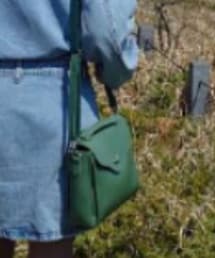 旦那に貰ったやつ🟩 | ショルダーバッグ