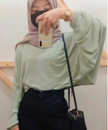 URBAN OUTFITTERS | トップス