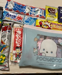 おまけに付けてくれた駄菓子&ポーチ🩷 | ほっこり、にっこりしました！🥰(福袋/福箱)