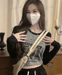 SHEIN | 文字グラフィック ラグランスリーブ クロップシャツ 22289088(Tシャツ/カットソー)