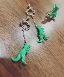 恐竜イヤリングと指輪 | 緑の恐竜(アクセサリー)