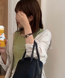 B.L.U.E | トップス