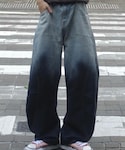 YOLO(ヨーロ)の「パンツ(デニムパンツ)」