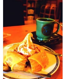 うさこのスウィーツ同盟会 | 　コメチキをオススメもらい食べに行きつつ、追いカロリーしちゃうイチゴミルフィーユシロノワール✨(その他)