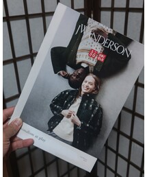 読み隊 | 　UNIQLO and JW ANDERSONのパンフレット。相変わらず活字の少ないただのパンフレットを読書と言い張る中年。(音楽/本・雑誌)