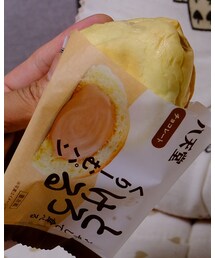 うさこのスイーツ同盟会 | 　クリームパンは艷やかな背中よりお腹のビジュアルが好き！(その他)