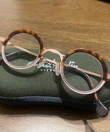 ANNE ET VALENTIN | メガネ