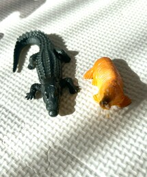 ワニ（アニアキングダム）とセイウチ（DAISO） | おもちゃ