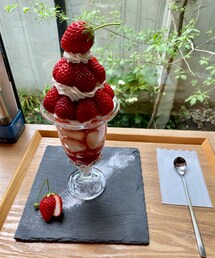 今日のおやつ | いちごパーフェクトパフェ(その他)
