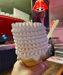 今日のおやつ | カフェマザーさんのミルククラウンソフトクリーム‼️(その他)