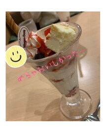 うさこのスウィーツ同盟会 | ファミレスのストロベリーカスピ海ヨーグルトパフェ🍨久々のパフェだったので、ニコニコでした😋(その他)
