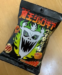 うさこのスウィーツ同盟会 | 暴君ハバネロの横にこのお菓子を発見✨️暴君ハバネロはちっとも辛くなかったけど、これはそれなりに辛かったです。うま辛すっぱとあるように、酸味もあります。辛いもの苦手な人は、やめといた方がいいかもだけど。辛いの平気な人なら、なんちゃないと思われます😋(その他)