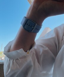 プチリメイク✂️ | お袖をプチリメイク。スリット入りにして、縁をかがり。マーガレットをちょこんと付けてみました🌼(その他)