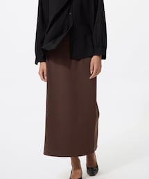 UNIQLO | クレープジャージーナロースカート　¥2990(スカート)