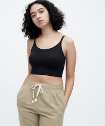 UNIQLO | シームレスハーフブラキャミソール　¥2290(アンダーウェア)