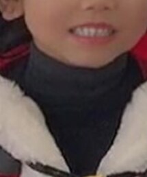 ZARA | わかりにくいけど、ワンピースの下にZARAのタートル着せている(トップス)