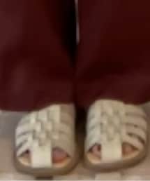 belle and sofa | サンダル