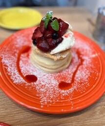 うさこのスウィーツ同盟会 | カフェに行くとついパンケーキ頼んでしまう♡イチゴたっぷり♡(その他)