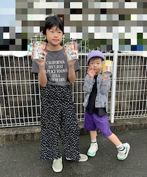 みそきんGETな👧🏻👦🏻🍜🍚 | 👦🏻保育園休んで一緒にセブンにみそきん買いにGO‼️一番乗りで15分位待って買えた👏みそきん2つとみそきんメシ。昨日ランチに1つを👧🏻👦🏻で分けて食べた😆2人とも大絶賛😋私も少しもらったらスープ濃厚でメンマともやしが本格的で麺も美味しかった😋私は残りのスープに🍚入れて雑炊に😝👦🏻自分で靴選んだ💡Tシャツバクプリに緑🛹🧦緑ロゴにあり💚リンクだった😳(その他)