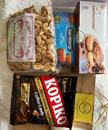 うさこのスウィーツ同盟会☕️🍫🫖🍪🥜 | インドネシア🇮🇩のバリ島のお土産♡沢山♡天然塩も🧂 KOPIKOはヴィンチェンツォでも何度も登場して宣伝してたから食べたかったやつ🤤バリ島また行きたい🏝旦那さんバリ島でホテル経営してていつかそこに泊まりに行きたい☺️✈️✨️(ラッピングキット)