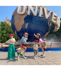 なっちゃん親子とUSJ🌍前にて🤗 | 私ひかえなすってポーズ🤣加工でチーク盛りすぎた🤣(その他)