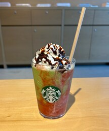 うさこのスウィーツ同盟会🍵🍓 | Instagramのストーリーで反響あった抹茶イチゴクリームフラペチーノ® +0円のチョコソース追加 何故か一瞬、海苔の味がした🤣 でも甘酸っぱくてほろ苦いのが不思議な味で美味しかったよ😋5/28(火)迄予定みたい💡(ラッピングキット)