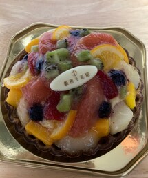 我が家のクリスマスケーキ🎂 | 旦那さんが薬局のポイントで交換してくれたフルーツタルト🍓🍊🥝🥭🫐(その他)