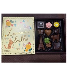 👧🏻👦🏻にバレンタインチョコ🍫💝 | 松坂屋まで買いに行ったのに結局選べず近くのショッピングモールで購入のモロゾフ😆けど猫好きの子供達喜んでくれた💖喧嘩になるから同じもの💝質より量とかわいさの👧🏻👦🏻(ラッピングキット)