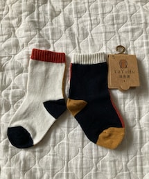 Yu Yu Hu | 各々バイカラー🧦 えりかちゃんからの素敵な🎁(ソックス/靴下)