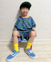 座りポ | 自分でトイストーリーのブーブー🪑持って来てこれで撮るとご機嫌🤗🎶ブルークリアのショルダーバッグしてたけど見えてない💦(ラッピングキット)