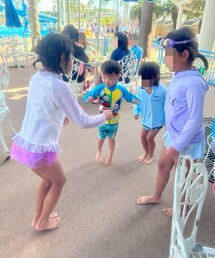 足じゃんけんで遊ぶ4人✊✌️✋ | 👧🏻のお友達姉妹と❣️(その他)