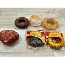 みーたんからのBD🎁 | EITOくんママからレンレンBD🎁にミスドギフトチケットをもらって家族皆んなでおやつにいただいたよ😋みーたんありがとう☺️💕レンレンさつまいもド香ばしブリュレ食べてた😋美味しかったみたい✨私は和栗ホイップ。ホイップたっぷりで見た目の栗感可愛いし栗の味も感じられ美味しかった😋(ラッピングキット)