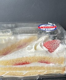 うさこのスウィーツ同盟会🍰 | 実家帰省の時頂いた☺️ヤマザキ？🍰子供達食べられなかったからお持ち帰りして翌朝牧場🐮行く道中🚗³₃👦🏻と食べた😆 👧🏻は生クリームが苦手だから食べず💦(ラッピングキット)
