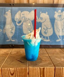 うさこのスウィーツ同盟会🍦 | ソフトブルーハワイフラッペ💙🍦遠足で自由行動の時、お友達9人でアイスタイム🍦7人シャバーニアイスで👦🏻一人これに😆(ラッピングキット)