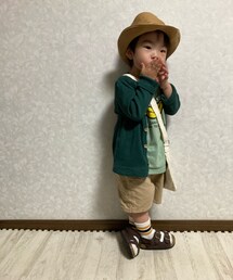 ラムネを大事そうに両手で食べる👦🏻 | 足クロスしがち😆(その他)