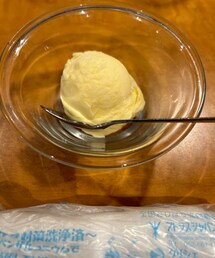 うさこのスウィーツ同盟会🍨 | 昨日七輪焼肉食べに行ってSNS投稿特典のサービスのバニラアイス🍨全部👦🏻のお口に😋(ラッピングキット)