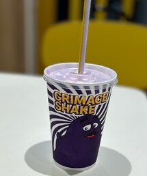 うさこのスウィーツ同盟会🫐🥤 | グリマスシェイク ブルーベリーヨーグルト味🫐 爽やかでフルーティーで美味しかった😋 マックシェイク®公式キャラクター「グリマス」をイメージしたシェイクらしい💜 (その他)