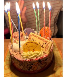 うさこのスウィーツ同盟会①🍨🎂 | 先週末に31のアイスケーキでお祝い🎂カチコチで🕯️が中々刺さらず折れた🤣ポケモン大好きな👧🏻(ラッピングキット)