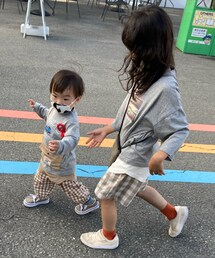 👧🏻と👦🏻 | 息子水溜まりに入り🧦替えた💦大好きなパーシー💚(その他)