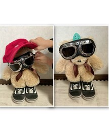 🧸もコーデ😎🧢👟 | レンレンが良いこと思いついた💡と🧸持ってきてコーデされた😆でなぜか小さい帽子と言われて💩乗せられ可哀想🤣さすが5歳児😅(おもちゃ)