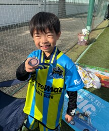 銅メダル🥉 | シュートは0😅けど守備がんばりました👏🥅 優勝はできなかったけどメダルもらえすごく喜んでた👏キーパーやってみたいみたい😆(ラッピングキット)