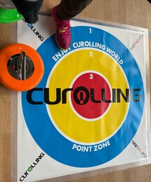 カローリング🥌 | カーリング🥌のフローリングver. 小学校の体育館にて💡4回試合したけど、👧🏻の1点のみ。1勝1負2引き分けでした🥹 初モルックも楽しかった🎶(その他)
