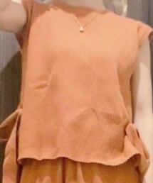 N | トップス