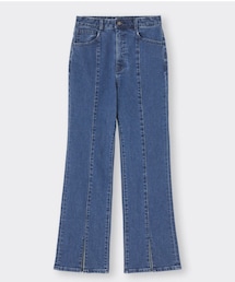 GU | フロントスリットフレアジーンズ / S / ￥2,490(デニムパンツ)