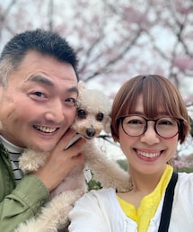 早めのお花見🌸 | 旦那とチャコが同じ表情してる🤣🤣(ペットグッズ)