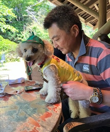 チャコと一緒にテラス席でランチ🧅 | お腹ぺこぺこだよー💗阪神戦を夢中で見てる旦那(ペットウェア)