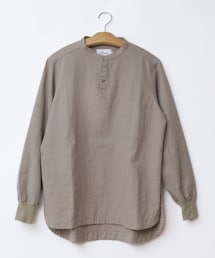 motone | motoneの定番、エンゲイシャツから新しいバージョンが登場。  人は、「よーし！やるぞー」と気合いがはいった時、腕まくりをします。  力仕事をする時、洗い物をする時、生活の中でシャツの袖をたくし上げる機会は意外とあります。  袖口にリブをつけたら快適に上げ下げが出来るようになりました。(シャツ/ブラウス)