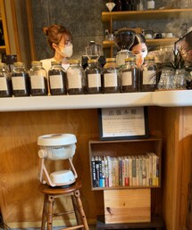 微笑ましい2人💗 | 安心感のあるカフェの彼女たち💗頑張ってー❣️(グラス/マグカップ/タンブラー)