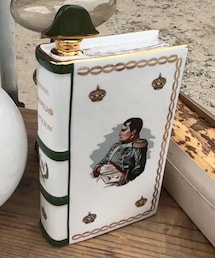 四天王寺骨董市🎪 | 帽子の蓋が外れるブック型陶器(インテリア雑貨)